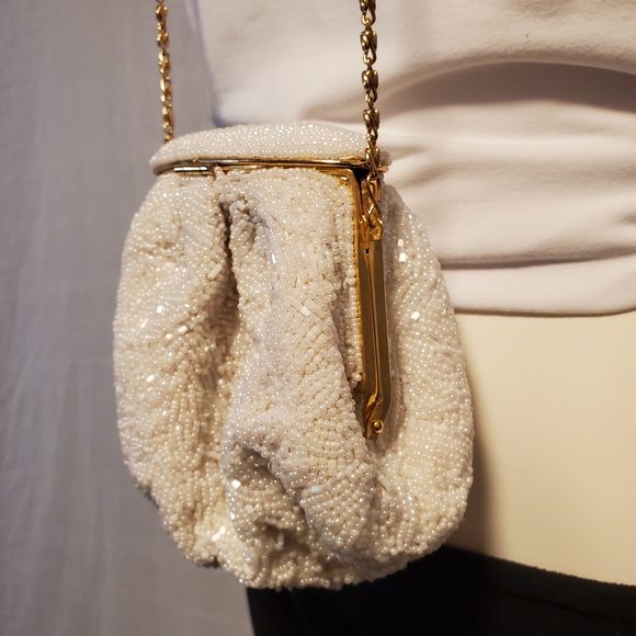 Antique 1920s White Beaded Evening Purse | Gold Chain Frame - Picture 10 of 16